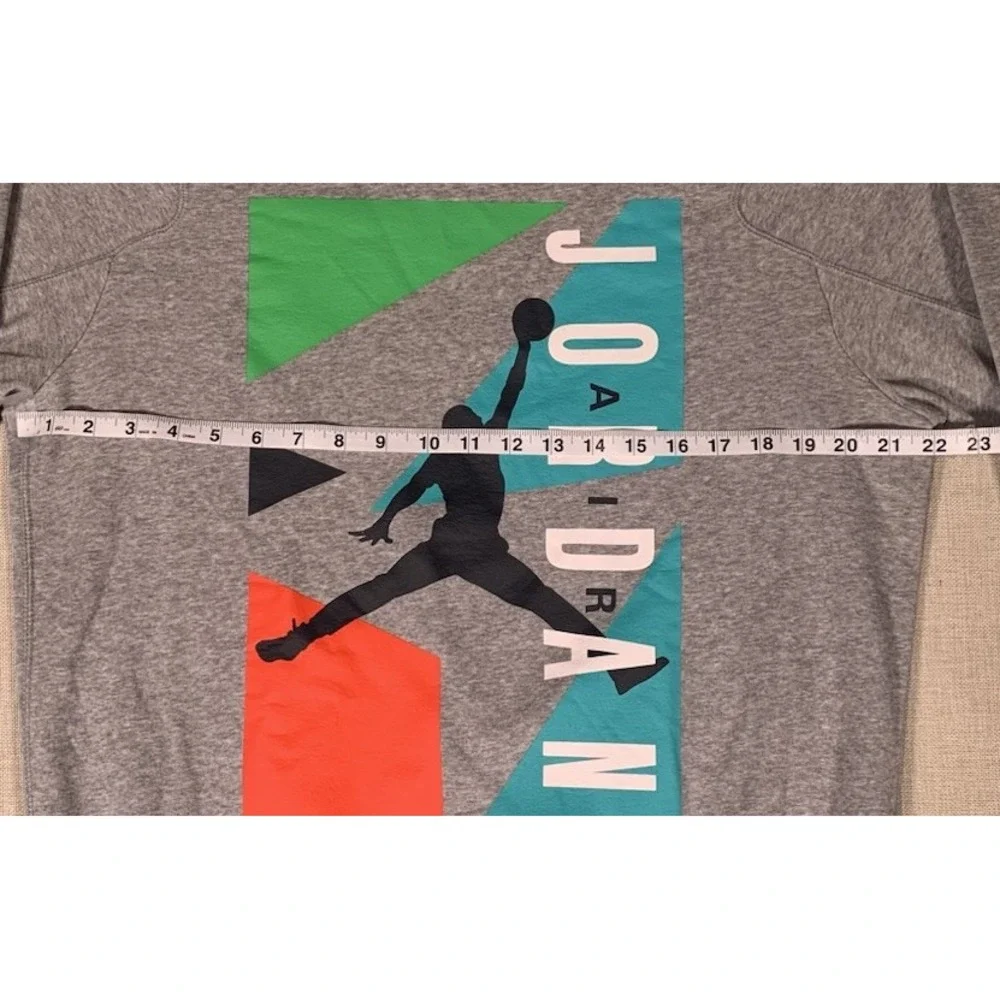 Air Jordan‎ Sweatshirt Men's Size Large Gray Pullover  Multi Color Front Panel